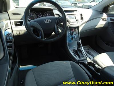 2014 Hyundai Elantra SE - Photo 9 - Cincinnati, OH 45255