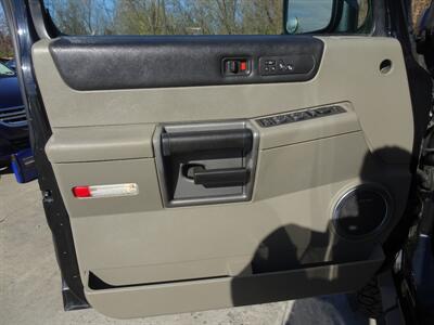 2004 Hummer H2 6.0L V8 4X4   - Photo 25 - Cincinnati, OH 45255