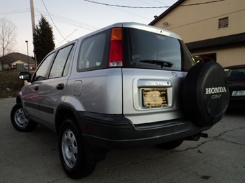 2001 Honda CR-V LX   - Photo 13 - Cincinnati, OH 45255