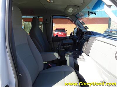 2011 Ford E-Series Van E-350 SD XLT Driver handicap van   - Photo 12 - Cincinnati, OH 45255