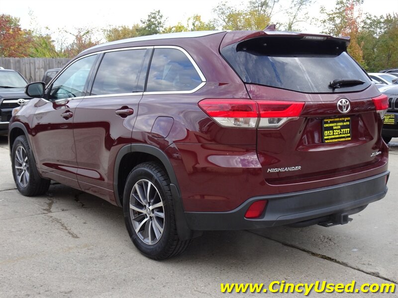 2017 Toyota Highlander XLE - Photo 8 - Cincinnati, OH 45255