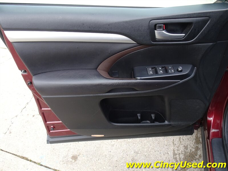 2017 Toyota Highlander XLE - Photo 29 - Cincinnati, OH 45255