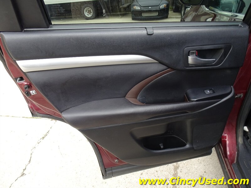 2017 Toyota Highlander XLE - Photo 28 - Cincinnati, OH 45255