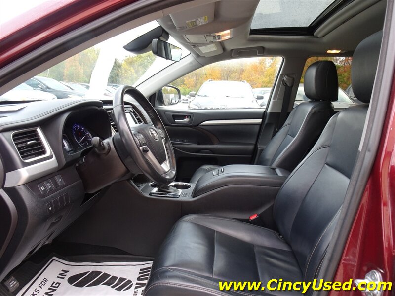 2017 Toyota Highlander XLE - Photo 11 - Cincinnati, OH 45255