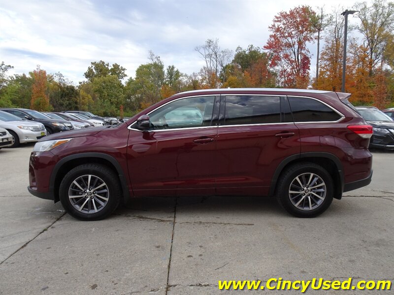 2017 Toyota Highlander XLE - Photo 9 - Cincinnati, OH 45255