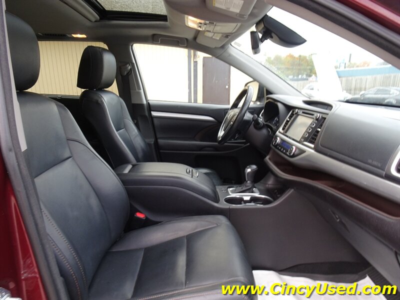 2017 Toyota Highlander XLE - Photo 18 - Cincinnati, OH 45255