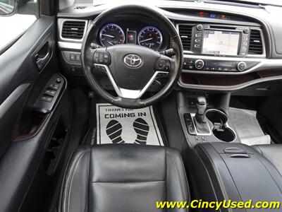 2017 Toyota Highlander XLE - Photo 10 - Cincinnati, OH 45255