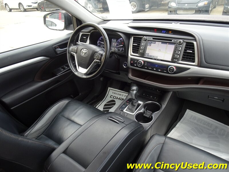 2017 Toyota Highlander XLE - Photo 17 - Cincinnati, OH 45255