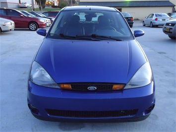 2004 Ford Focus SVT   - Photo 2 - Cincinnati, OH 45255