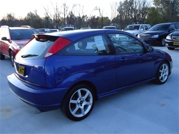 2004 Ford Focus SVT   - Photo 6 - Cincinnati, OH 45255