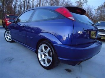 2004 Ford Focus SVT   - Photo 12 - Cincinnati, OH 45255