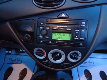 2004 Ford Focus SVT   - Photo 17 - Cincinnati, OH 45255