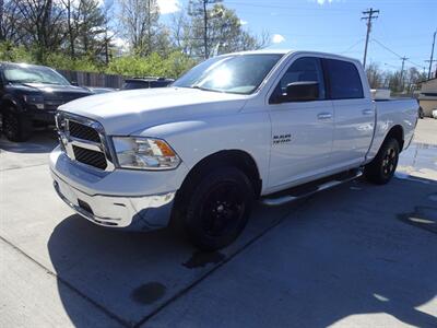 2013 RAM 1500 SLT  3.6L V6 4X4 - Photo 3 - Cincinnati, OH 45255