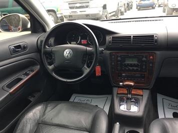 2004 Volkswagen Passat GLX   - Photo 7 - Cincinnati, OH 45255