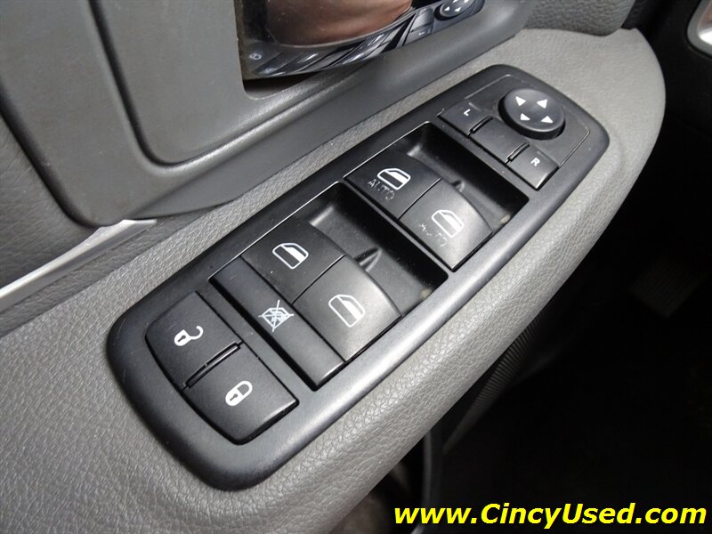 2015 RAM 1500 Big Horn   - Photo 23 - Cincinnati, OH 45255