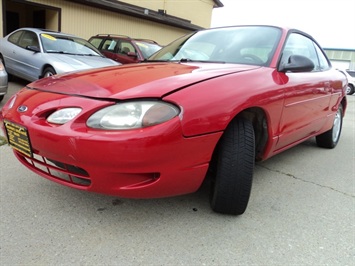 2000 Ford Escort ZX2   - Photo 11 - Cincinnati, OH 45255