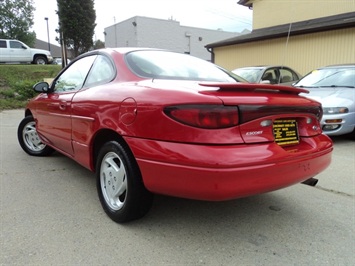 2000 Ford Escort ZX2   - Photo 12 - Cincinnati, OH 45255