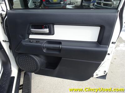 2011 Toyota FJ Cruiser   - Photo 24 - Cincinnati, OH 45255