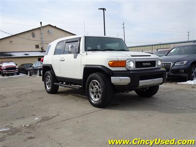 2011 Toyota FJ Cruiser   - Photo 2 - Cincinnati, OH 45255