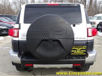 2011 Toyota FJ Cruiser   - Photo 8 - Cincinnati, OH 45255