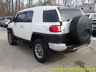 2011 Toyota FJ Cruiser   - Photo 9 - Cincinnati, OH 45255