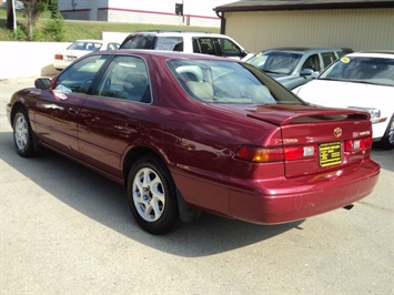 1997 Toyota Camry XLE   - Photo 4 - Cincinnati, OH 45255