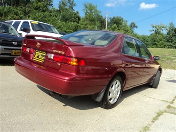 1997 Toyota Camry XLE   - Photo 13 - Cincinnati, OH 45255