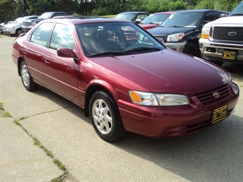 1997 Toyota Camry XLE   - Photo 1 - Cincinnati, OH 45255