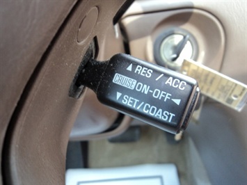 1997 Toyota Camry XLE   - Photo 22 - Cincinnati, OH 45255