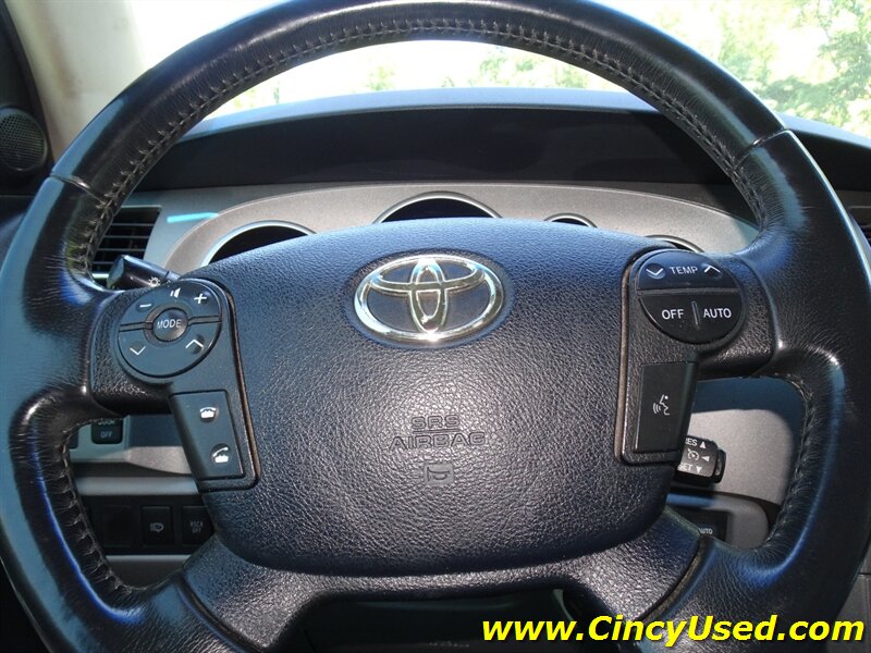 2011 Toyota Sequoia Limited - Photo 24 - Cincinnati, OH 45255