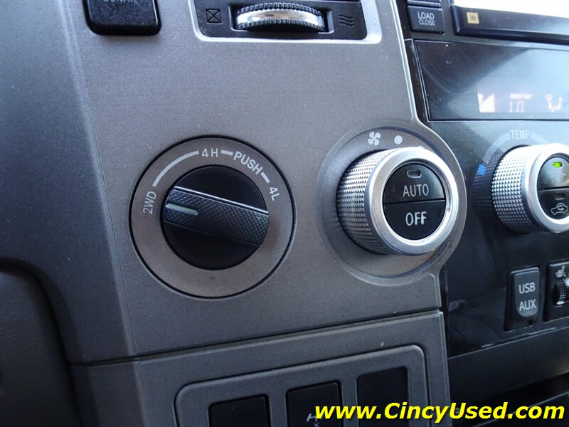 2011 Toyota Sequoia Limited - Photo 23 - Cincinnati, OH 45255