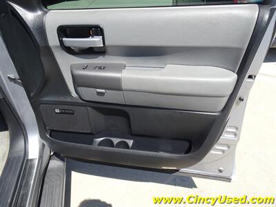 2011 Toyota Sequoia Limited - Photo 33 - Cincinnati, OH 45255