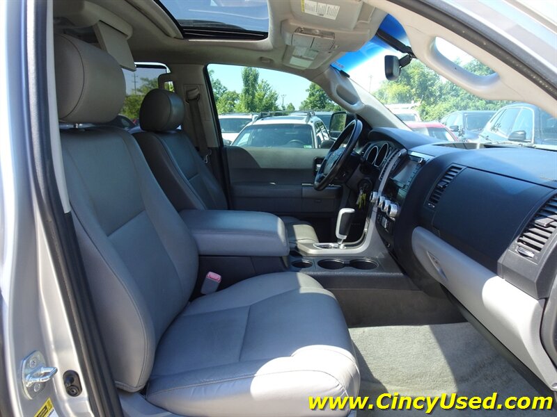 2011 Toyota Sequoia Limited - Photo 18 - Cincinnati, OH 45255