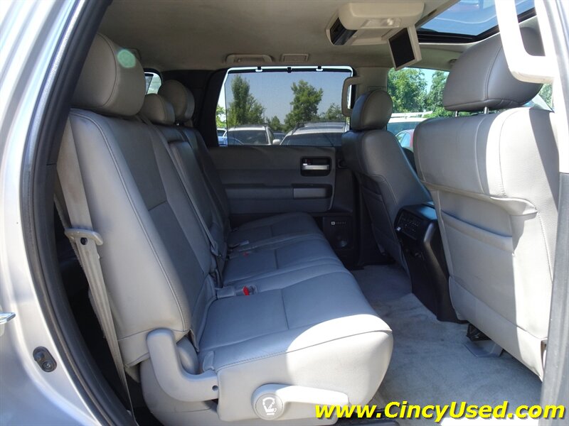 2011 Toyota Sequoia Limited - Photo 16 - Cincinnati, OH 45255