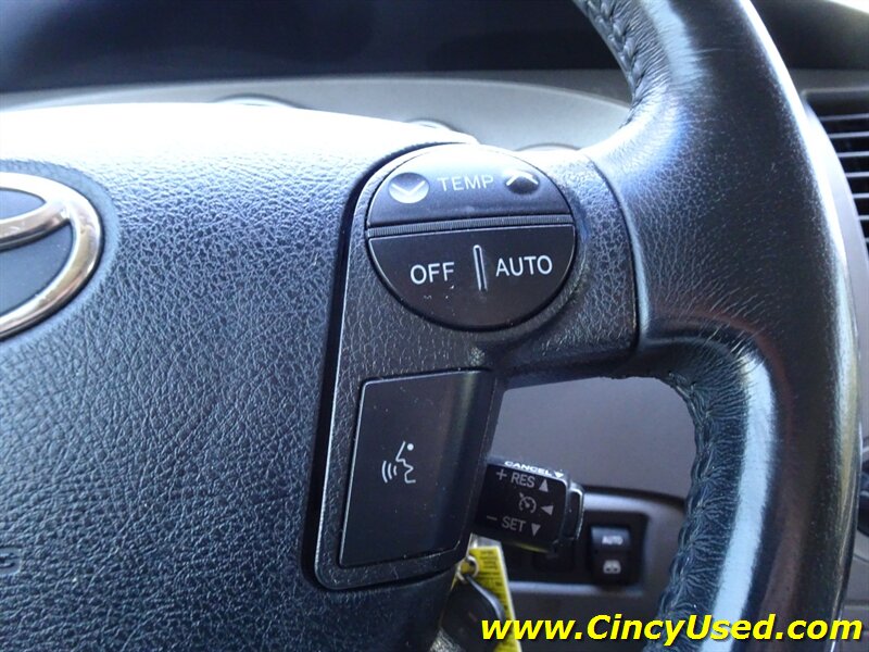 2011 Toyota Sequoia Limited - Photo 26 - Cincinnati, OH 45255