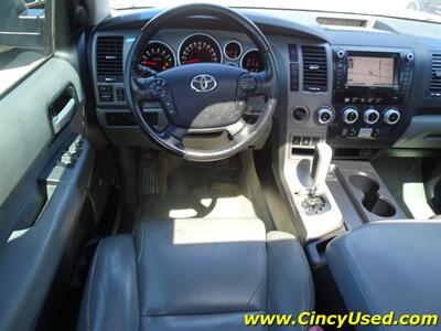 2011 Toyota Sequoia Limited - Photo 10 - Cincinnati, OH 45255