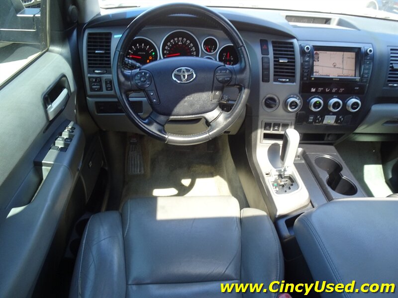 2011 Toyota Sequoia Limited - Photo 10 - Cincinnati, OH 45255