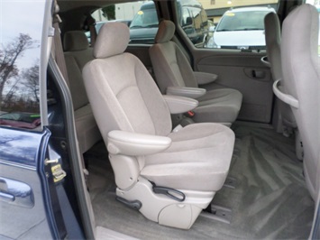2003 Dodge Grand Caravan Sport   - Photo 8 - Cincinnati, OH 45255