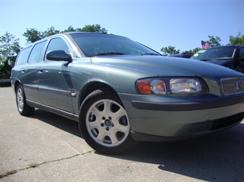 2001 Volvo V70   - Photo 10 - Cincinnati, OH 45255