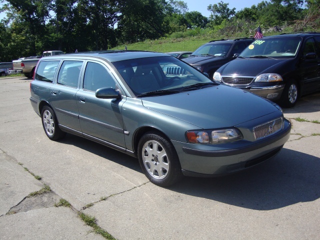 2001 Volvo V70 2.4T For Sale In Cincinnati, Oh | Stock #: 10018
