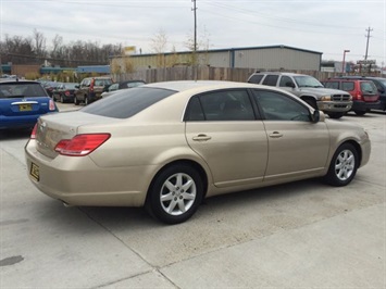 2007 Toyota Avalon XL   - Photo 6 - Cincinnati, OH 45255