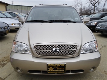 2005 Kia Sedona EX   - Photo 2 - Cincinnati, OH 45255