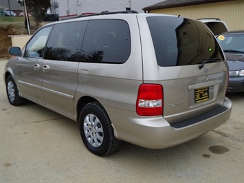 2005 Kia Sedona EX   - Photo 4 - Cincinnati, OH 45255