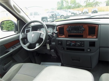 2006 Dodge Ram 1500 SLT   - Photo 7 - Cincinnati, OH 45255