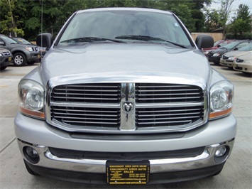 2006 Dodge Ram 1500 SLT   - Photo 2 - Cincinnati, OH 45255