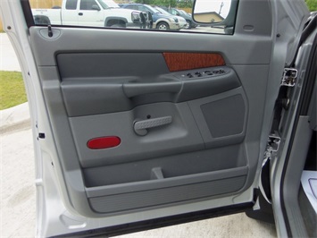 2006 Dodge Ram 1500 SLT   - Photo 21 - Cincinnati, OH 45255