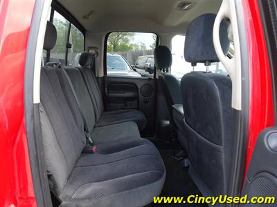 2005 Dodge Ram 2500 ST  5.9L Cummins I6 Manual 4X4 - Photo 13 - Cincinnati, OH 45255