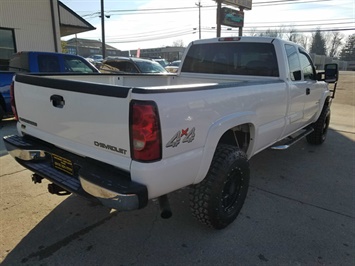 2005 Chevrolet Silverado 2500H LT   - Photo 3 - Cincinnati, OH 45255