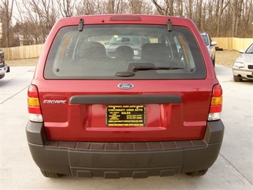 2006 Ford Escape XLS   - Photo 5 - Cincinnati, OH 45255