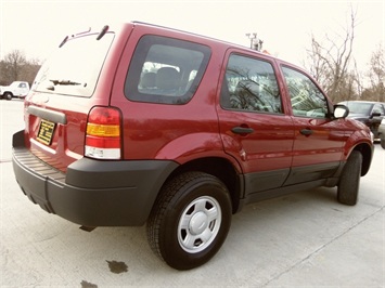 2006 Ford Escape XLS   - Photo 13 - Cincinnati, OH 45255